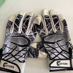 CUTTERS - Game Day Super Sticky Grip Receiver Gloves - White - Youth M